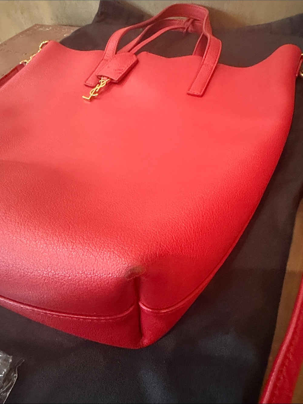 Saint Laurent Toy Leather Shopper Tote with Detachable Strap - Picture 6 of 15
